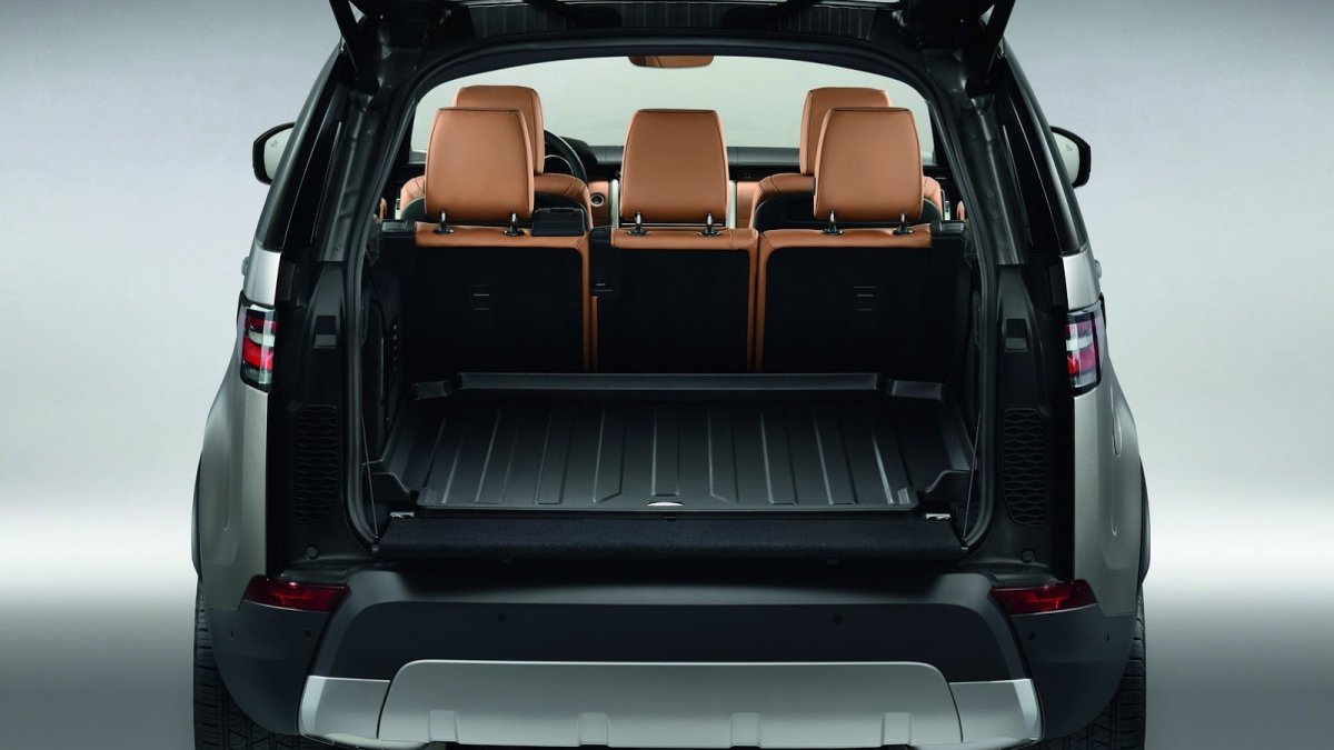 Land Rover Discovery přichází v páté generaci, která větší než doposud.