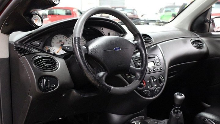 Na prodej je unikátní Ford Focus FR200, a to hned ve dvou kusech!