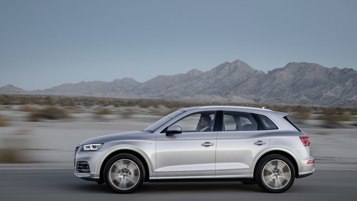 Audi Q5 se představuje ve druhá generaci, ta je větší a celkově vyspělejší.