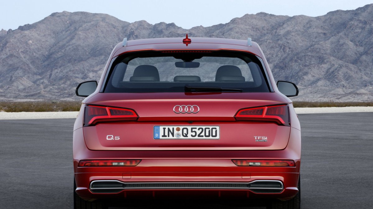 Audi Q5 se představuje ve druhá generaci, ta je větší a celkově vyspělejší.