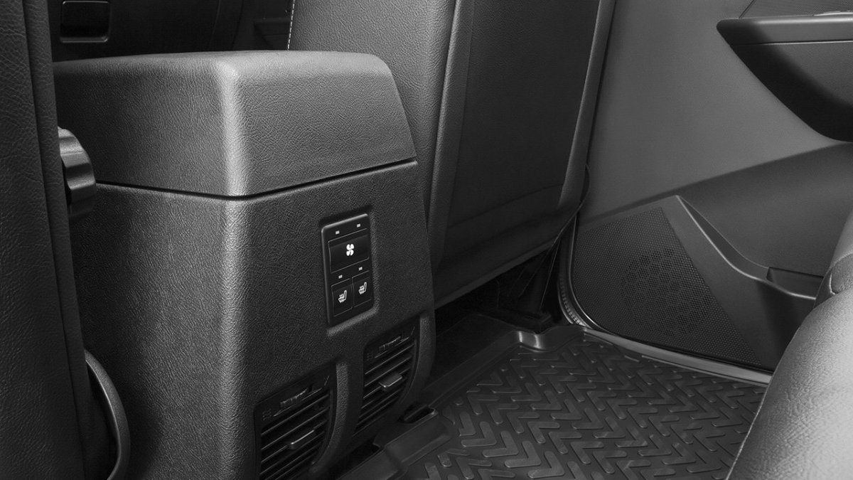 UAZ Patriot přišel o jeden důležitý prvek, modernizace ale přidala i na komfortu.