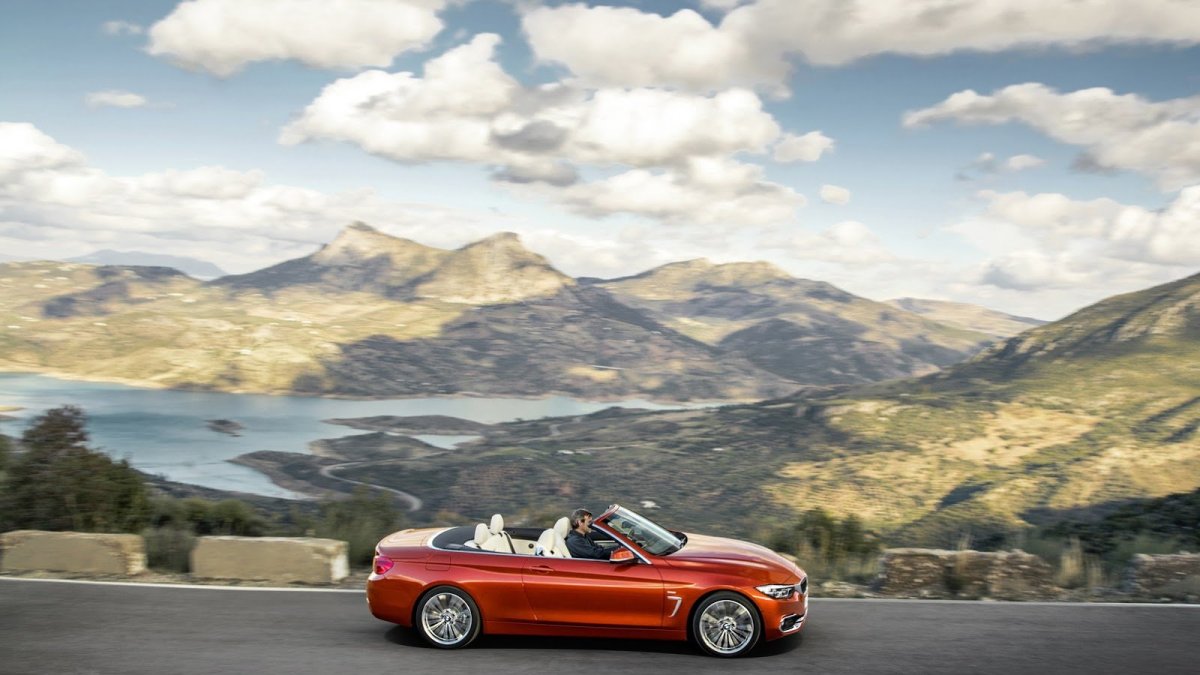 BMW řady 4 dostalo například nová LED světla a upravený interiér.