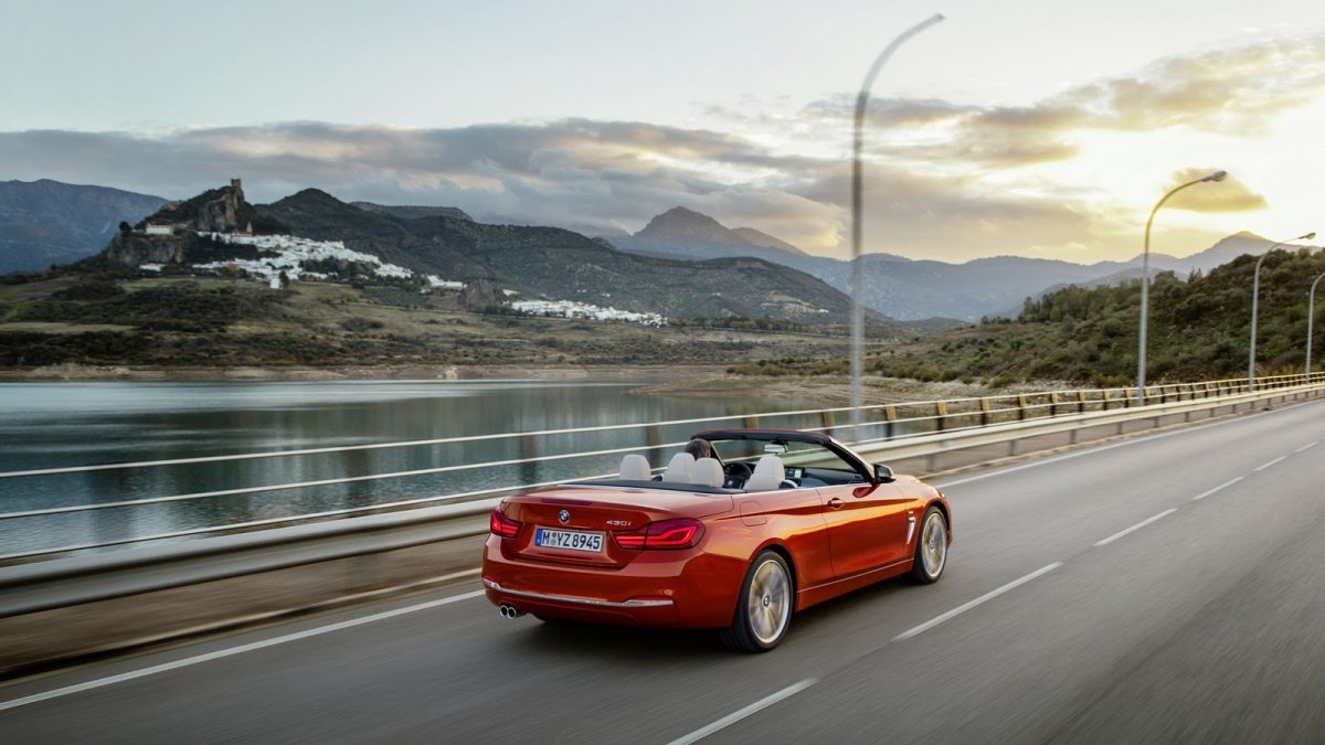 BMW řady 4 dostalo například nová LED světla a upravený interiér.