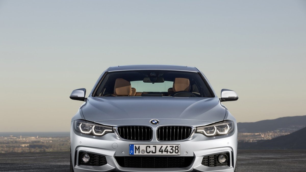 BMW řady 4 dostalo například nová LED světla a upravený interiér.