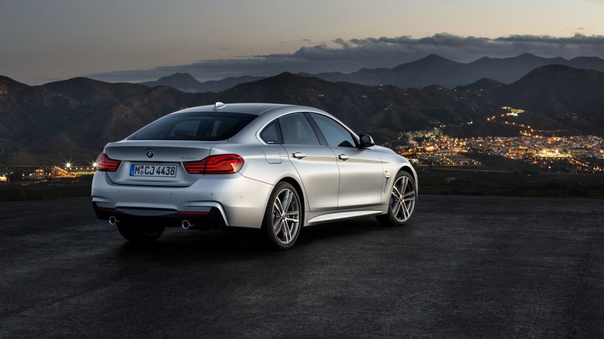 BMW řady 4 dostalo například nová LED světla a upravený interiér.
