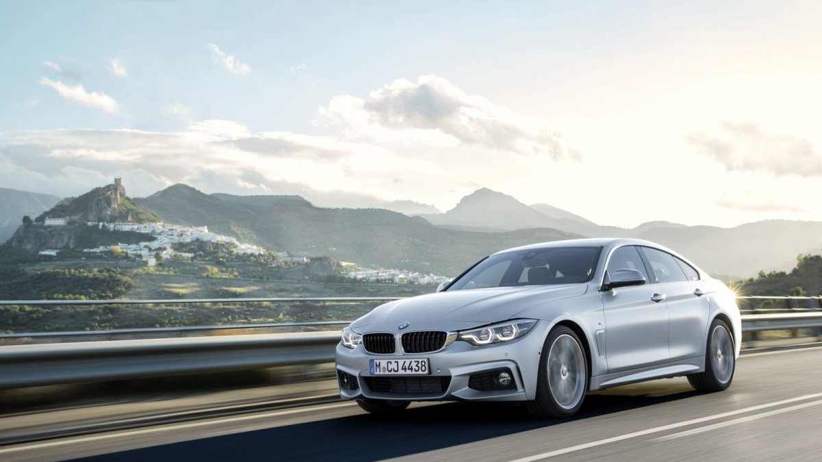 BMW řady 4 dostalo například nová LED světla a upravený interiér.