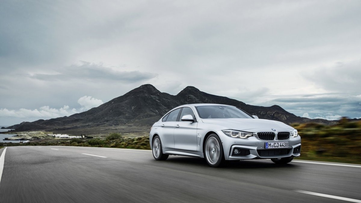BMW řady 4 dostalo například nová LED světla a upravený interiér.