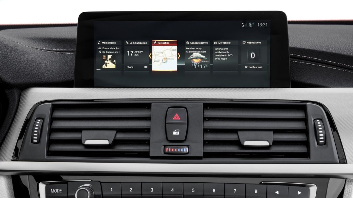 BMW řady 4 dostalo například nová LED světla a upravený interiér.