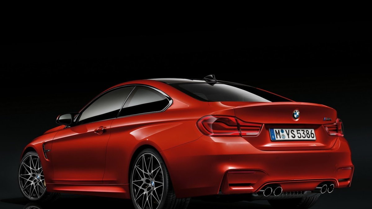 BMW řady 4 dostalo například nová LED světla a upravený interiér.