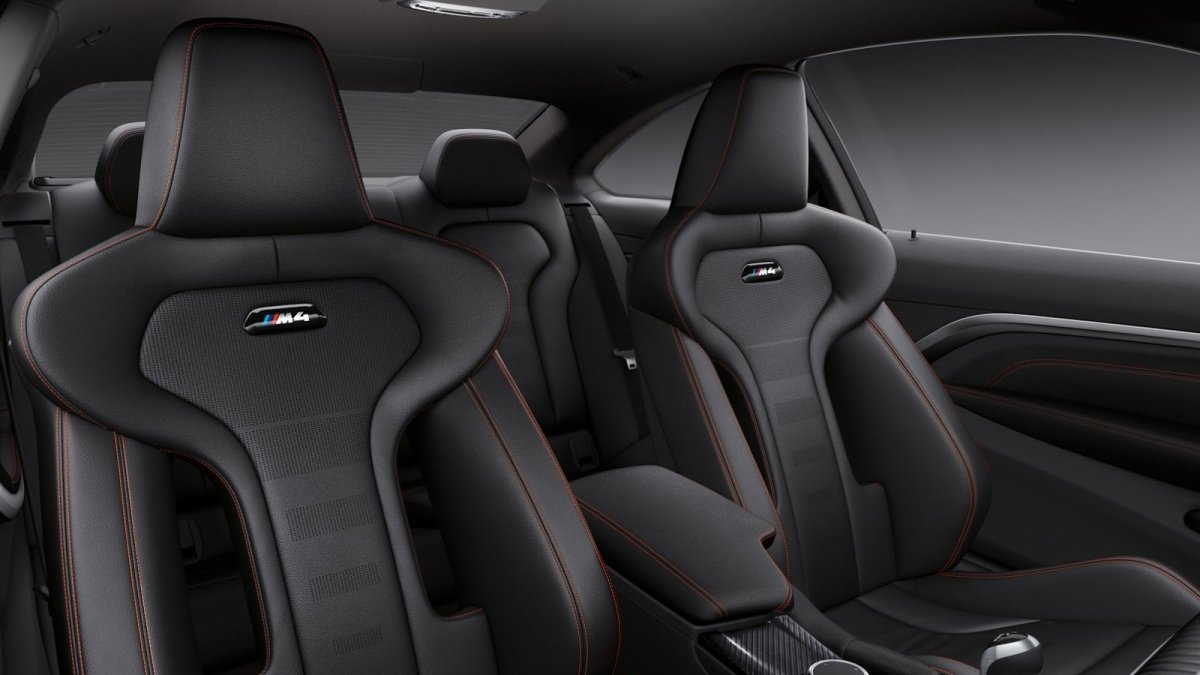 BMW řady 4 dostalo například nová LED světla a upravený interiér.