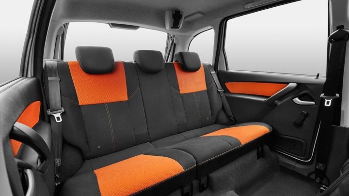 Lada Kalina Cross