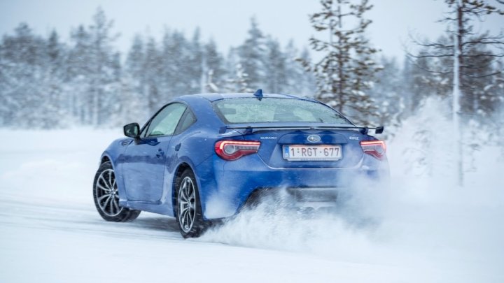 Na český trh míří omlazené Subaru BRZ.