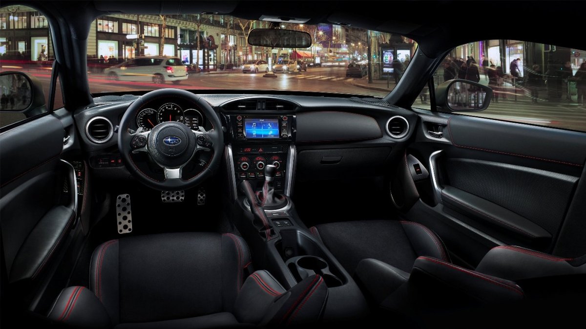 Na český trh míří omlazené Subaru BRZ.