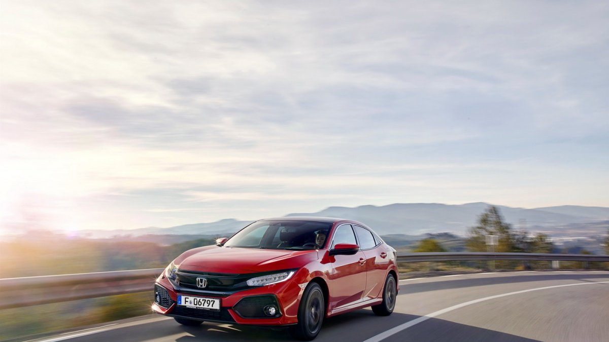 Honda Civic desáté generace přichází na náš trh.