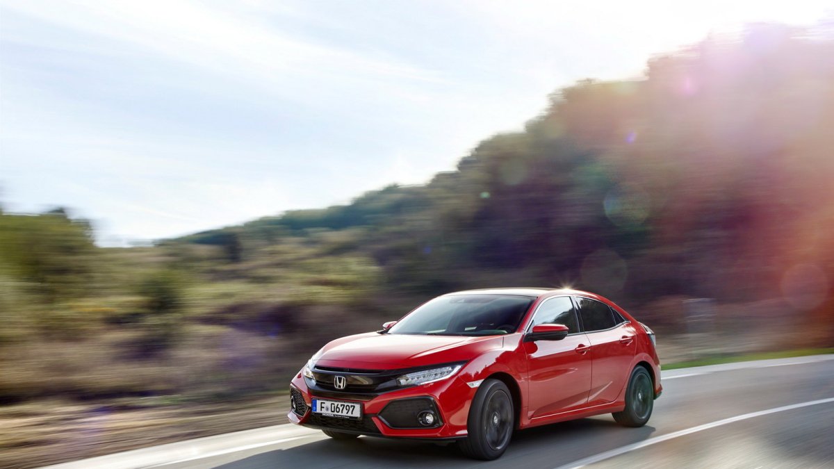 Honda Civic desáté generace přichází na náš trh.