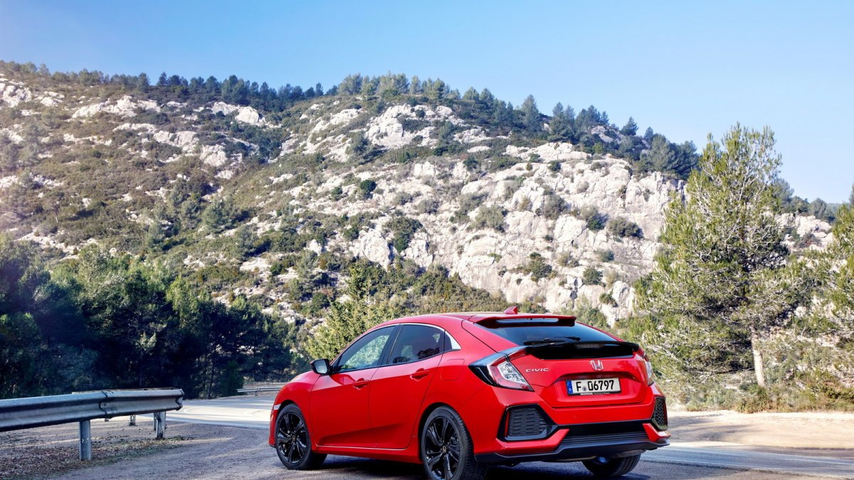 Honda Civic desáté generace přichází na náš trh.
