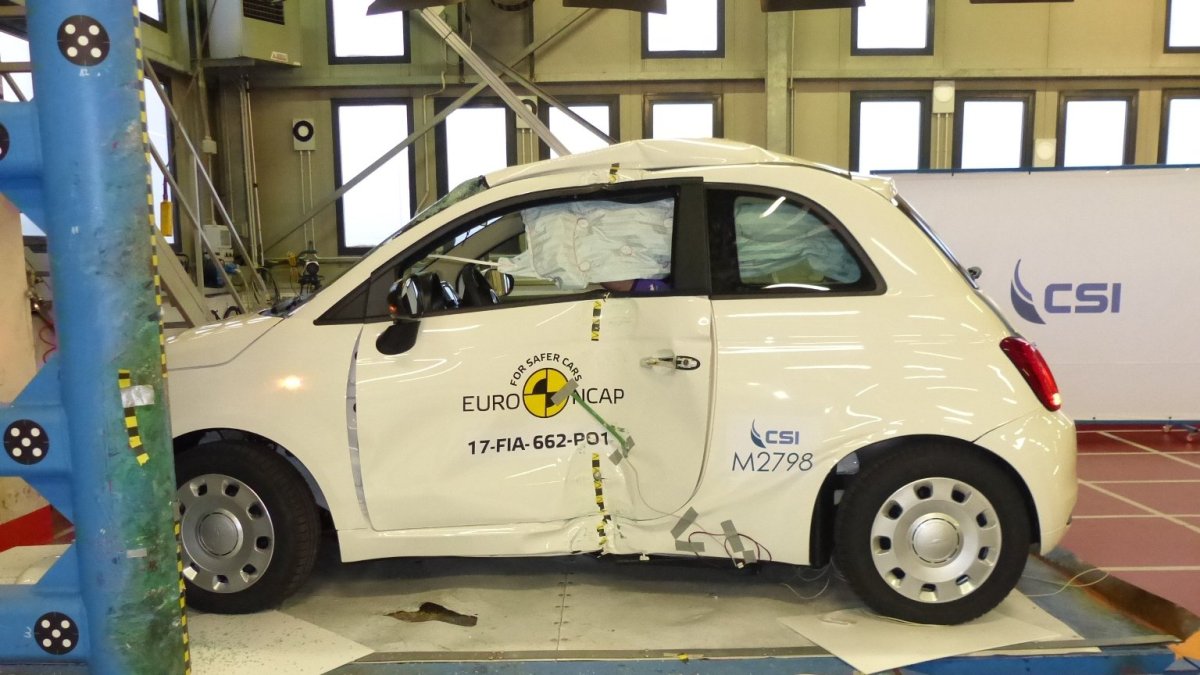 Fiat 500 v nárazových testech Euro NCAP.