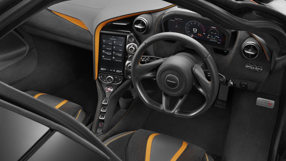 McLaren 720S je zatraceně rychlý a má geniální přístrojovou desku,
