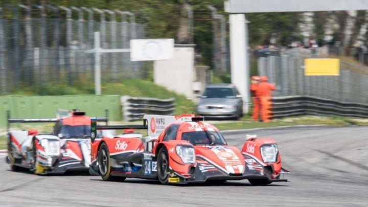 Prototypy CEFC Manor TRS Racing (#24) a TDS Racing (#28) při prologu v Monze