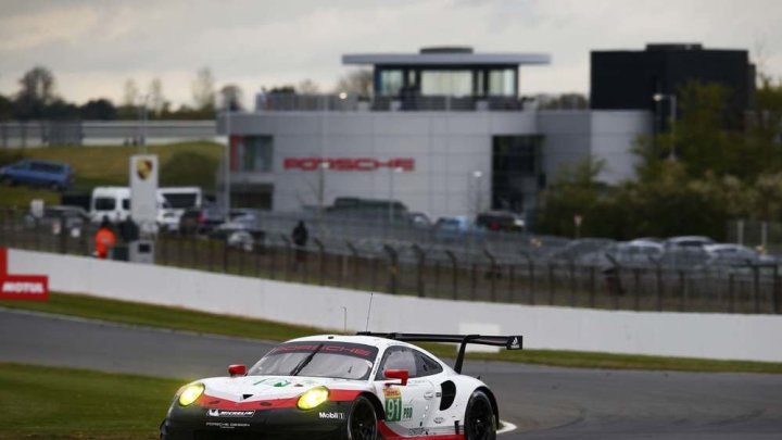 Porsche 911RSR posádky Richard Lietz, Frédéric Makowiecki