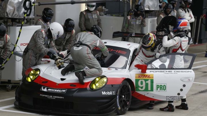 Porsche 911RSR posádky Richard Lietz, Frédéric Makowiecki