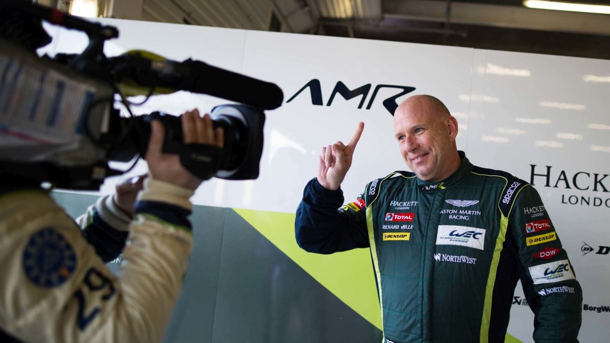 Paul dalla Lana se v Silverstone raduje z první pole position sezóny 2017