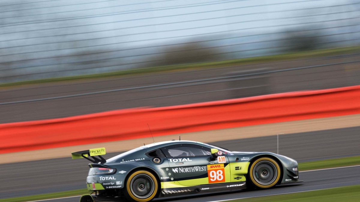 Vůz Aston Martin Vantage V8 GTE amatérské posádky Paul Dalla Lana, Pedro Lamy, Mathias Lauda