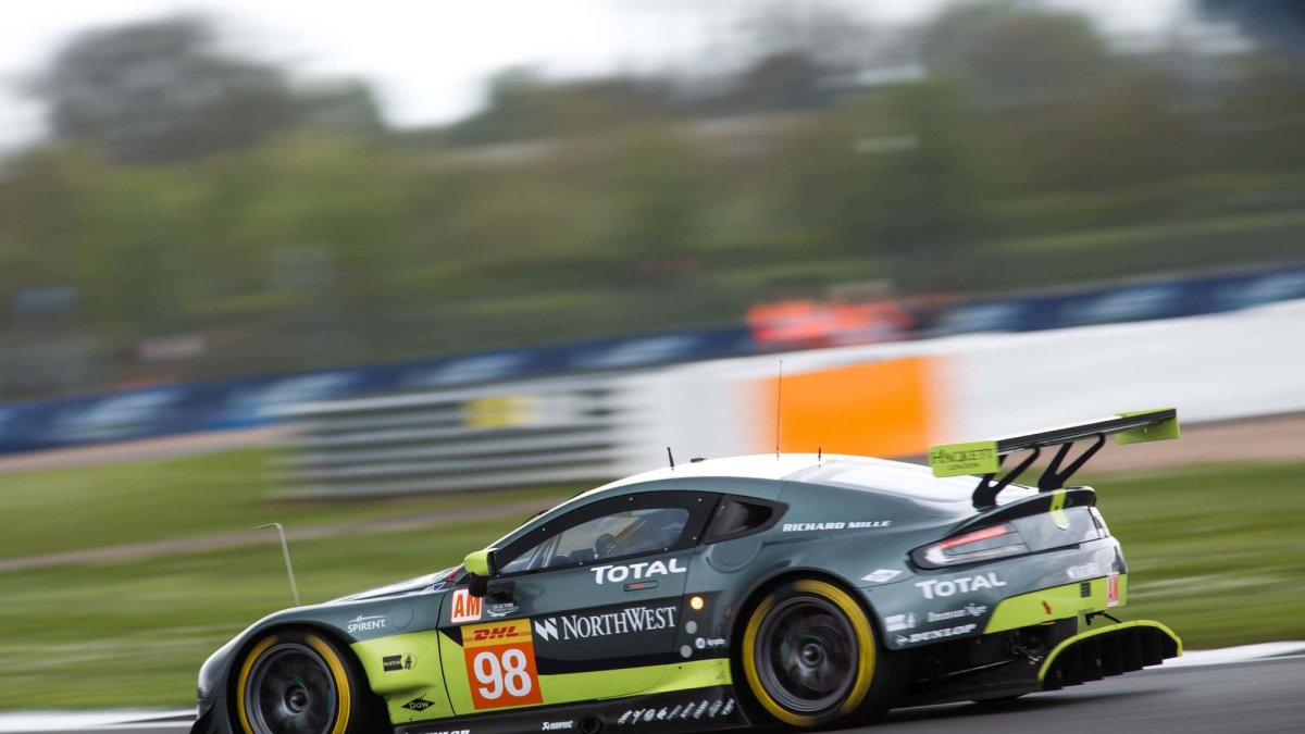 Vůz Aston Martin Vantage V8 GTE amatérské posádky Paul Dalla Lana, Pedro Lamy, Mathias Lauda
