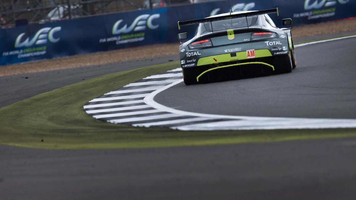 Vůz Aston Martin Vantage V8 GTE amatérské posádky Paul Dalla Lana, Pedro Lamy, Mathias Lauda