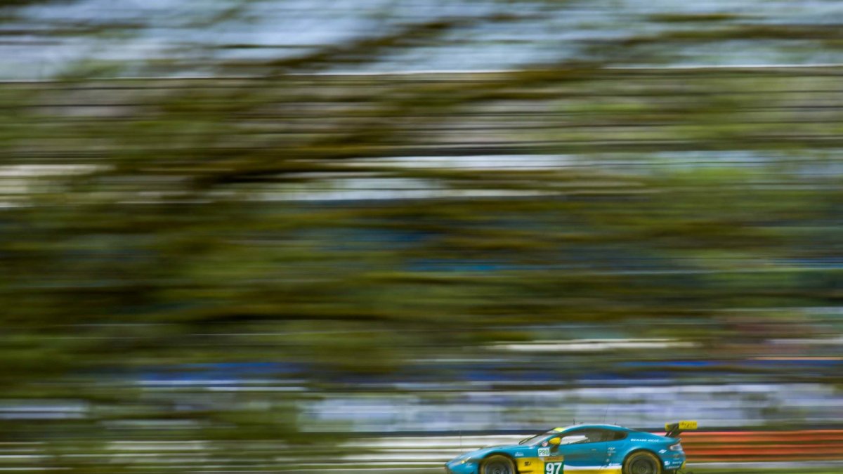 Vůz Aston Martin Vantage V8 GTE posádky Darren Turner, Jonathan Adam, Daniel Serra