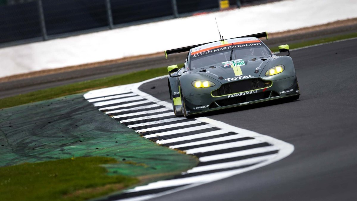 Vůz Aston Martin Vantage V8 GTE posádky Nicki Thiim, Marco Sorensen, Richie Stanaway