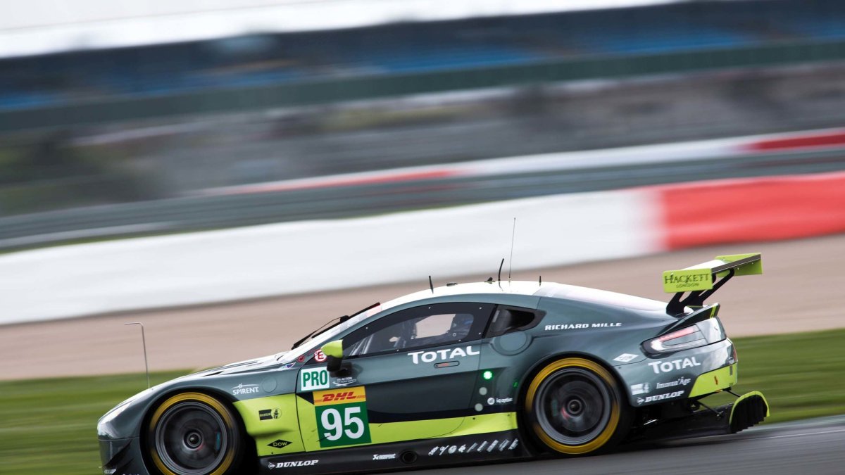 Vůz Aston Martin Vantage V8 GTE posádky Nicki Thiim, Marco Sorensen, Richie Stanaway