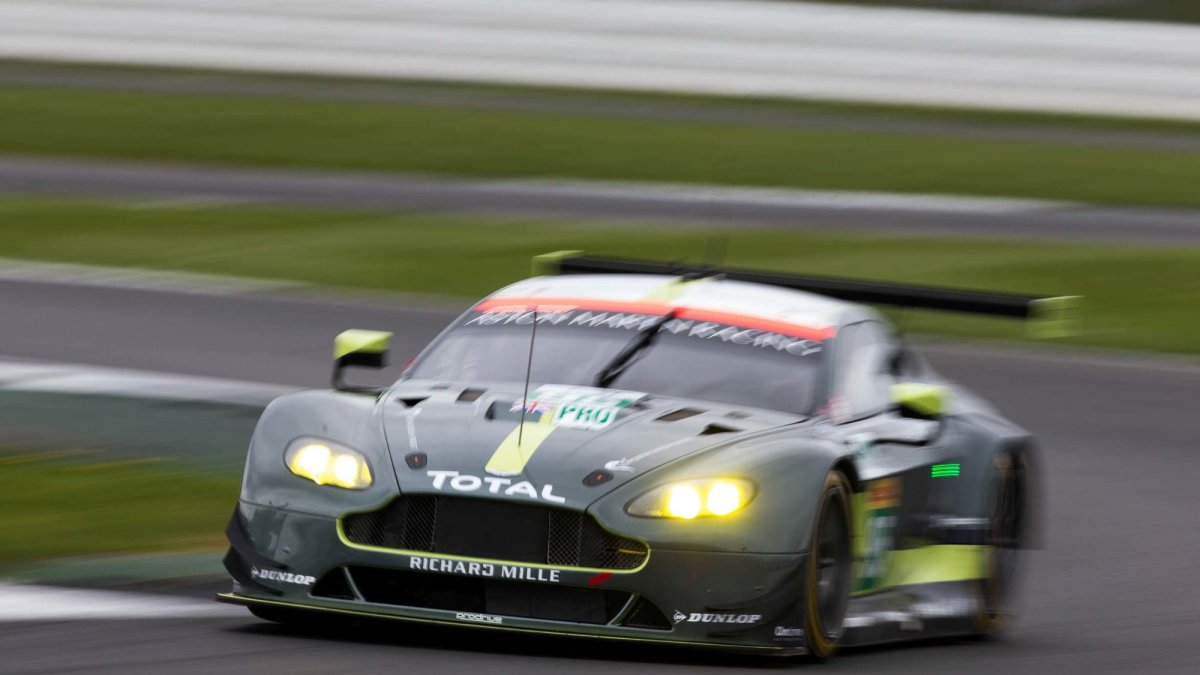 Vůz Aston Martin Vantage V8 GTE posádky Nicki Thiim, Marco Sorensen, Richie Stanaway
