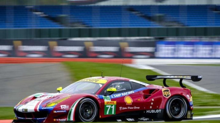 AF Corse Ferrari 488GTE posádky Sam Bird, Davide Rigon