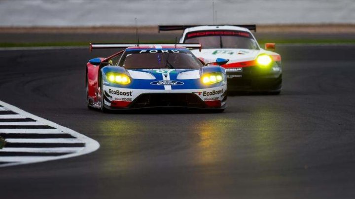 Ford GT posádky Andy Priaulx, Pipo Derani, Harry Tincknell