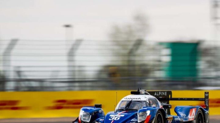 Prototyp Alpine A470 týmu Signatech Alpine Matmut