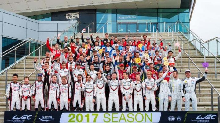 Společné foto jezdců před prvním závodem WEC sezóny 2017 v Silverstone