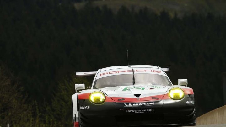 Porsche 911RSR s posádkou Kévin Estre, Michael Christensen