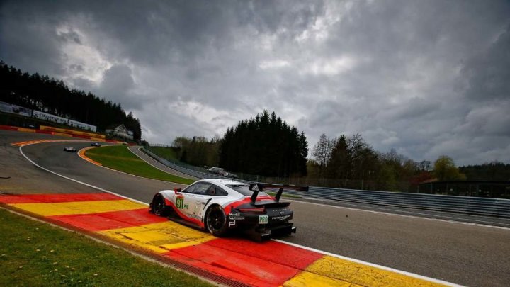 Porsche 911RSR s posádkou Richard Lietz, Frédéric Makowiecki