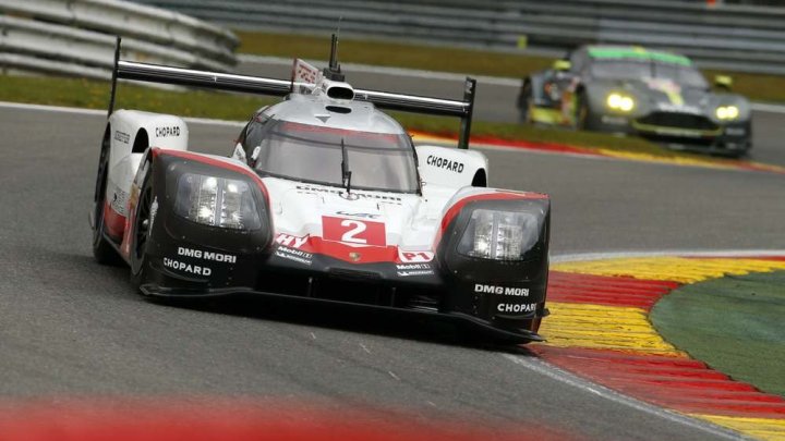 Prototyp Porsche 919 Hybrid posádky Timo Bernhard, Brendon Hartley, Earl Bamber