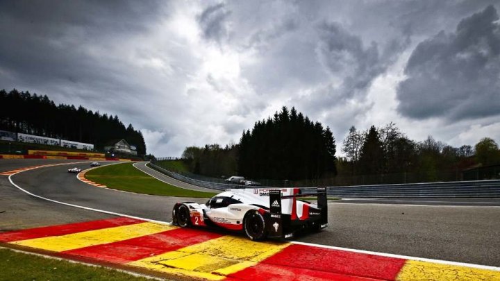 Prototyp Porsche 919 Hybrid posádky Earl Bamber, Brendon Hartley, Timo Bernhard