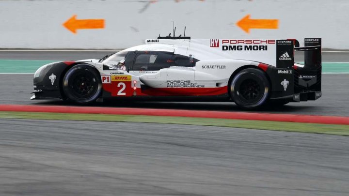 Prototyp Porsche 919 Hybrid posádky Earl Bamber, Brendon Hartley, Timo Bernhard