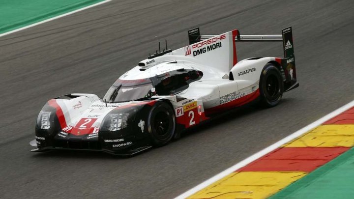 Prototyp Porsche 919 Hybrid posádky Earl Bamber, Brendon Hartley, Timo Bernhard