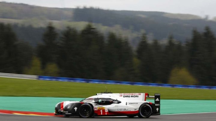 Prototyp Porsche 919 Hybrid s posádkou Neel Jani, André Lotterer, Nick Tandy