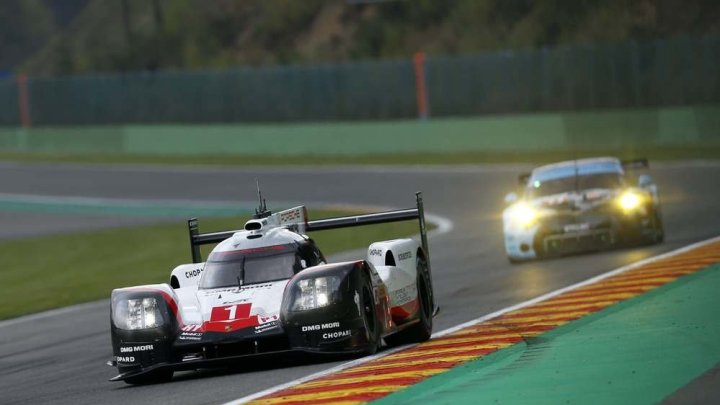 Prototyp Porsche 919 Hybrid s posádkou Neel Jani, André Lotterer, Nick Tandy