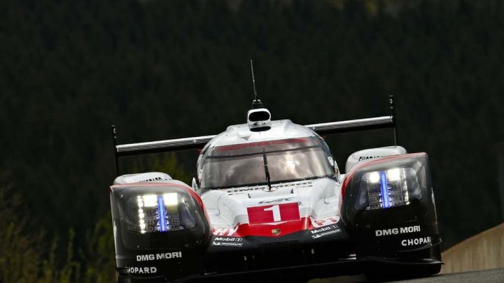 Prototyp Porsche 919 Hybrid s posádkou Neel Jani, André Lotterer, Nick Tandy