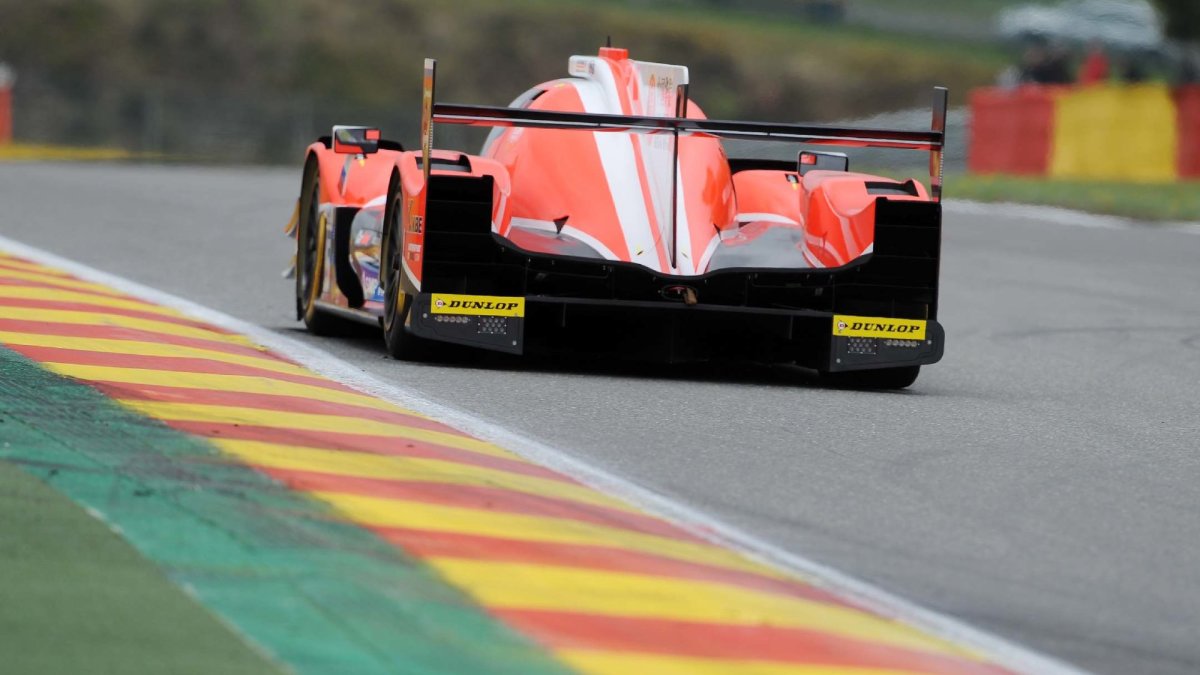 Prototyp LMP2 týmu CEFC Manor TRS Racing s posádkou Vitalij Petrov, Roberto Gonzales, Simon Trummer