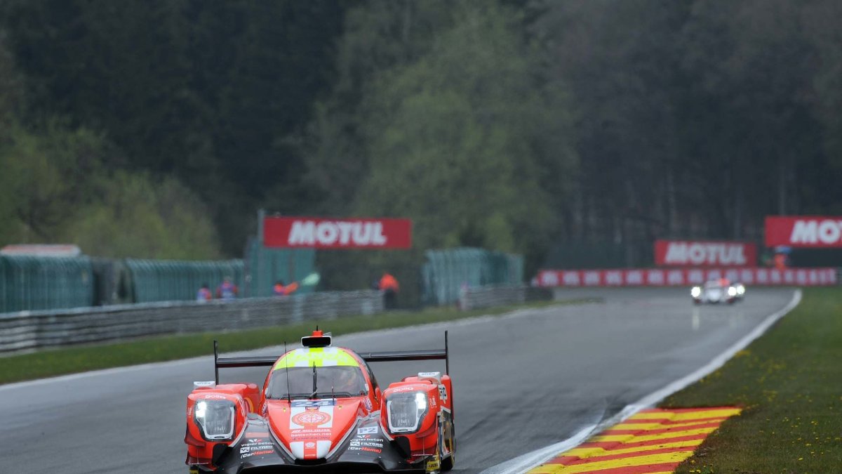 Prototyp LMP2 týmu CEFC Manor TRS Racing s posádkou Tor Graves, Jonathan Hirschi, Jean Eric Vergne