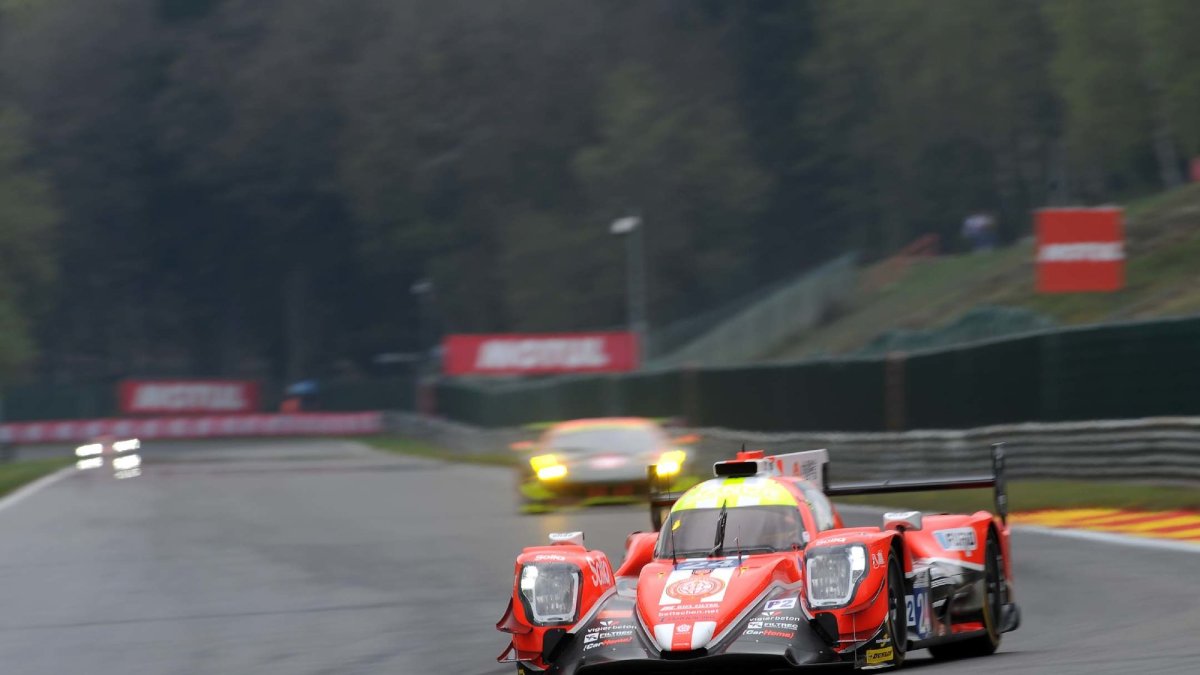 Prototyp LMP2 týmu CEFC Manor TRS Racing s posádkou Tor Graves, Jonathan Hirschi, Jean Eric Vergne