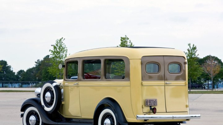 Chevrolet Carryall Suburban